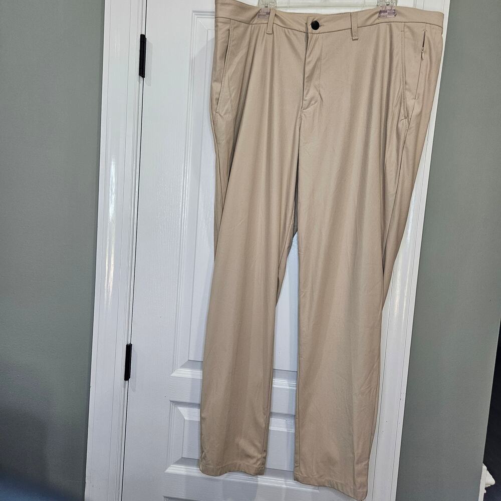 Reebok Men's 40x32 Tan Golf Athletic Pants